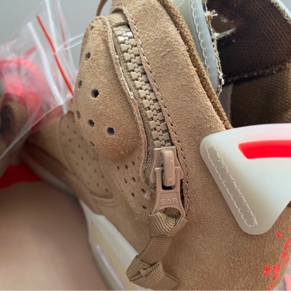 Jordan 6 T. Scott “British Khaki” - Picture 3 of 9